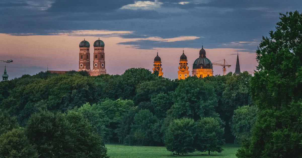 Ausblick auf die Münchener Skyline aus unserer Marketing Agentur.